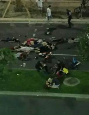 Теракт исламиста на грузовике-убийце унёс более 80 жизней в Ницце