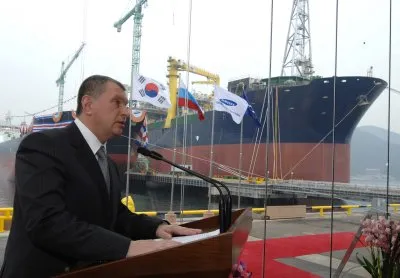 Из жизни криптоколониального менеджера.  О яхте, жене и отдыхе Сечина