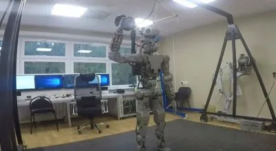 Показаны возможности нового российского робота