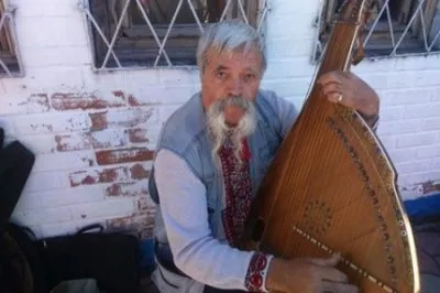 "Господа, я не їв шість днів, подайте бывшему певцу Майдана"