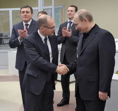 Триумфальное возвращение Киндер-Сюрприза: Кириенко возглавит предвыборную кампанию Путина