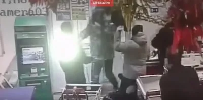 В Перми покупатели задержали мигранта, напавшего с ножом на кассира