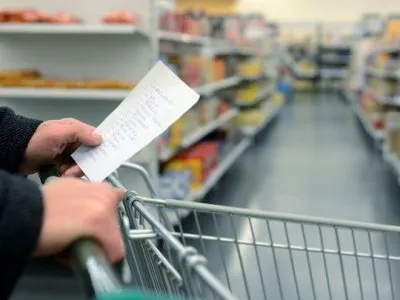 40-а процентам жителей России денег едва хватает на еду