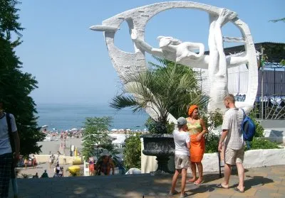 Медведев забрал себе знаменитый пляж Ривьера в Сочи