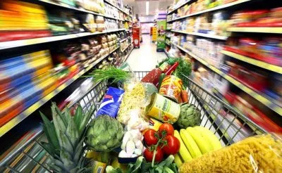 Происки продуктовой мафии: чем травят людей у нас и на Западе