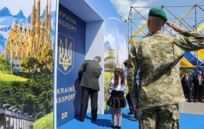 Безвиз который украинцы заслужили: с чипом в паспорте украинцев будут выпускать из Украины в Европу 
