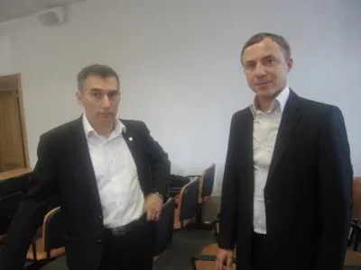 ЧИСТЫЙ ЧЕТВЕРГ В ЛОСОСЕВОМ ЗАЛИВЕ (Гримасы сырьевой экономики)