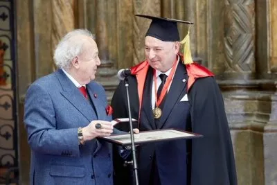 Создатель музея МАГМА Вячеслав Кантор награждён мантией почётного члена Российской академии художеств