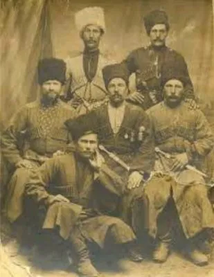 \"За рекой Ляохе загорались огни\"