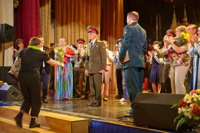 КРЫЛАТЫЕ ПЕСНИ К СТОЛЕТИЮ КОМСОМОЛА