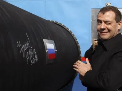 Как Медведев устроил двойную переплату за бытовой газ