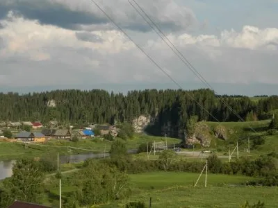 Полигональная кладка в остатках сооружений на р.Чусовая в Свердловской области