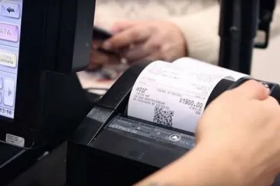 В Госдуме собираются запретить оплату наличными в магазинах