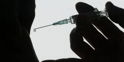 Что стоит за принудительной вакцинацией?