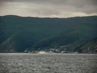 Неочищенную воду из озера Байкал пить не стоит