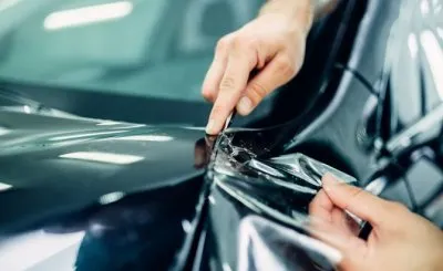 Зачем нужно покрывать автомобиль пленкой