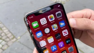 Дисплей iphone 11 неустойчив к царапинам