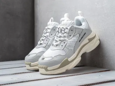 Оригинальные кроссовки Balenciaga: где купить и с чем носить