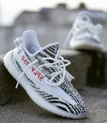 Хит сезона весна-лето 2021: кроссовки Adidas Yeezy Boost 350
