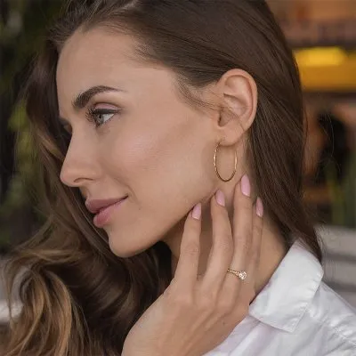 Серьги конго — это украшение, которое всегда в трендах