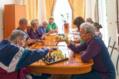 Пансионаты для пожилых людей: преимущества и недостатки