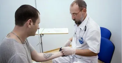 Шаг к трезвости: как работает кодирование торпедо